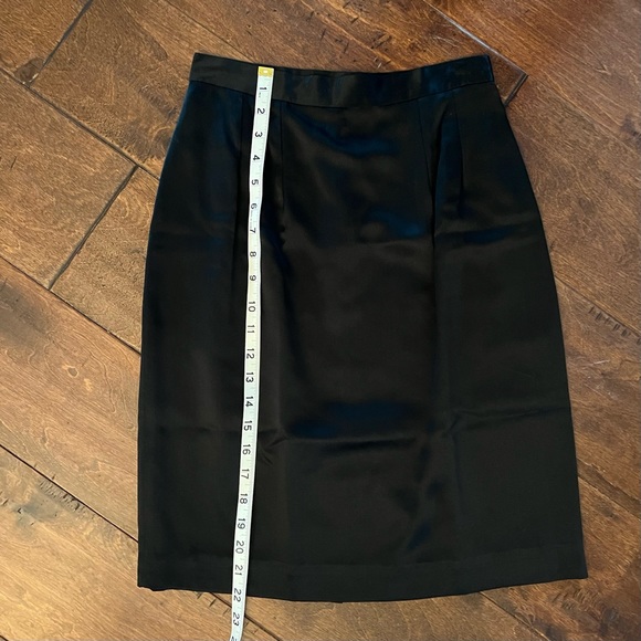 MAK New York • NEW Black Silk Lined Pencil Skirt | Beautiful & Classic | size 6 - Picture 9 of 11